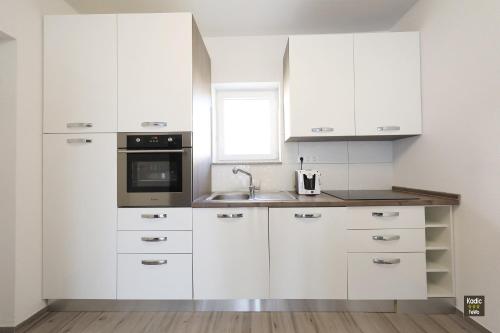 Apartment image 10