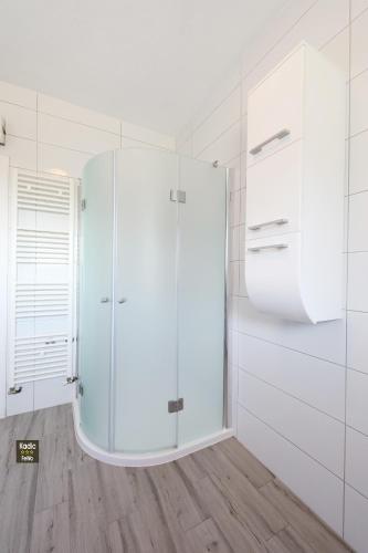 Apartment image 5