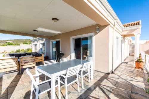 Capri House - image 13