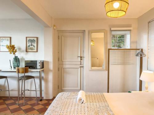 St James Garden Cottage - image 13