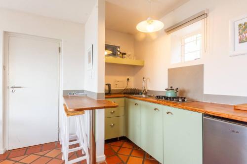 St James Pool Cottage - image 2