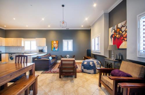 Millwood Apartment - image 9