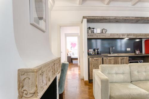 Orsoline Boutique Apartments - Best position in Rome, Рим (фото 9)