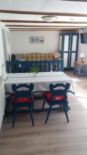 Apartment image 10