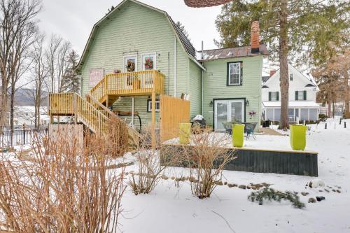 Walk to Eats Mtn-View Hammondsport Hideaway! Walk to Eats Mtn-View Hammondsport Hideaway!