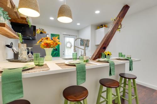 Walk to Eats Mtn-View Hammondsport Hideaway! Walk to Eats Mtn-View Hammondsport Hideaway!