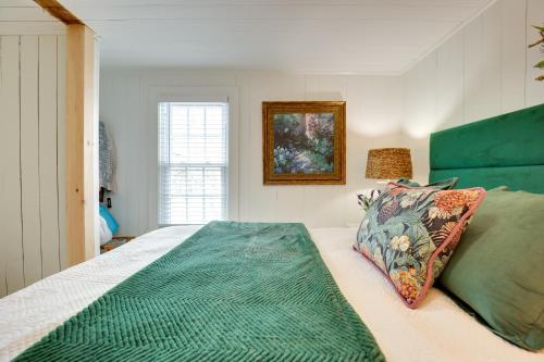 Walk to Eats Mtn-View Hammondsport Hideaway! Walk to Eats Mtn-View Hammondsport Hideaway!