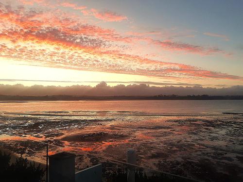 منظر, Once Upon a Tide in وايوكو