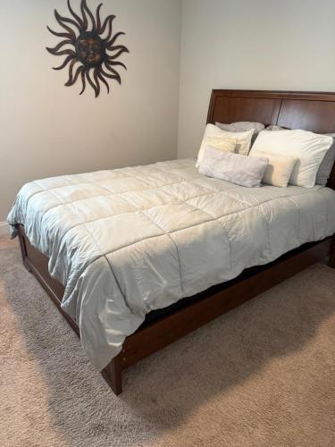 Private, quiet, immaculate bachelor pad with free parking on site thumb 4
