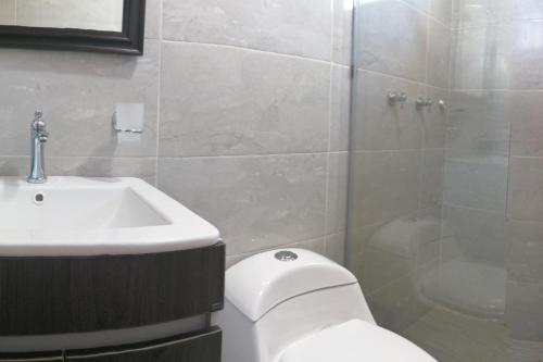 Bathroom, Apto 201 Apartahotel Los Pinos in Sopota