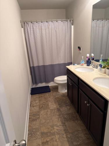 Private, quiet, immaculate bachelor pad with free parking on site detail