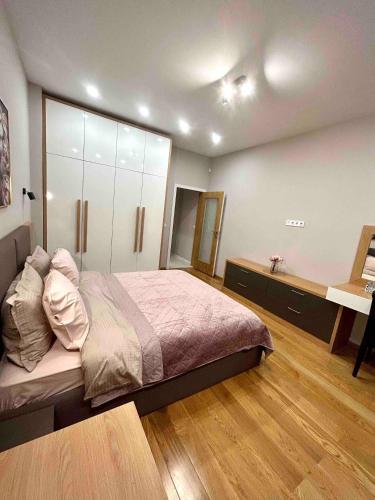 City Center Spacious 2BR near Vitosha Blvd, Sofia (Foto 9)