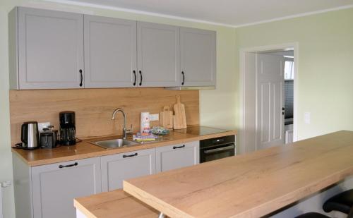Seehaus-Appartement in Mustin