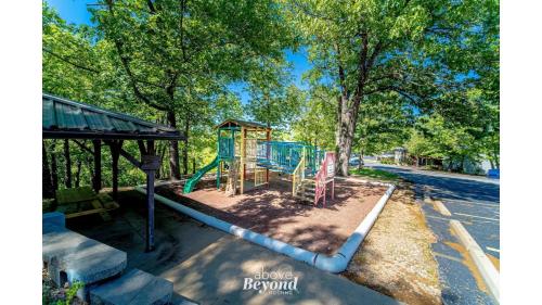 Peaceful & No Stairs near SDC Peaceful & No Stairs near SDC