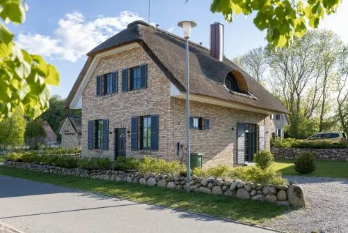 Reetdachhaus Seerose in Hohenkirchen, Deutschland