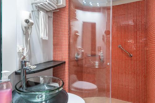 Double or Twin Room image 1