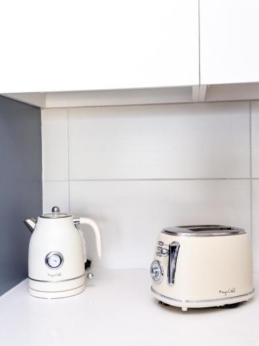 1 BDR Heated Pool- Fitness Center- 24 hr Gated in Mandeville