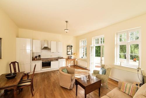 Ferienwohnung 7 mit Wasserblick, Balkon 2 Pers in 諾因基興/前波莫瑞州-呂根島