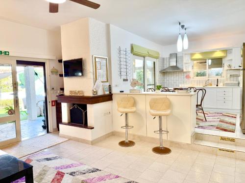 Iekārtas, Villasonboard Dock Villa 3 Bed, 3 Bath, Canal, Greek Venice Porto Hydra in Akti Idras (Argolis)