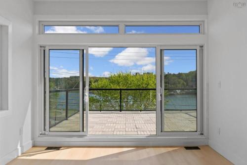 4Br 3 Bath Oceanview Modern Home