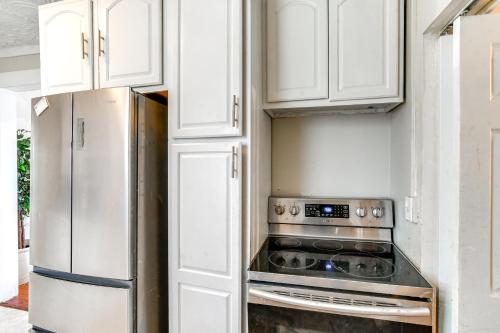 1 Mi to Dtwn The Rossi House in Des Moines! 1 Mi to Dtwn The Rossi House in Des Moines!