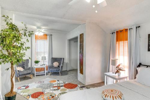 1 Mi to Dtwn The Rossi House in Des Moines! 1 Mi to Dtwn The Rossi House in Des Moines!