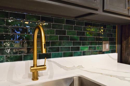 Exquisite jazzy warm deco nearby the Strip - Top 15 Best Vegas Vacation Home recommended by Conde Nast Traveler, Las Vegas (photo 10)