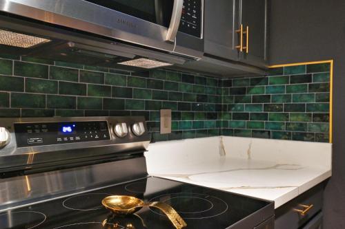 Exquisite jazzy warm deco nearby the Strip - Top 15 Best Vegas Vacation Home recommended by Conde Nast Traveler, Las Vegas (photo 11)