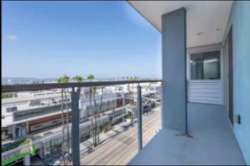 Stunning 2BR Penthouse Patio & View Venice MDR, Los Angeles (fotografie 10)