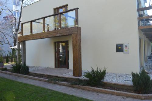 Silver Garden - image 14