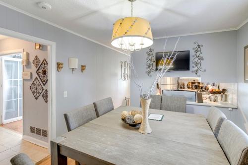 2 Mi to Downtown Columbia: Home w/ Theater Room! in West Columbia (SC)