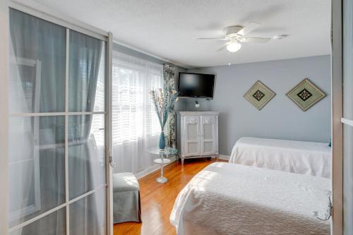 2 Mi to Downtown Columbia: Home w/ Theater Room! in West Columbia (SC)