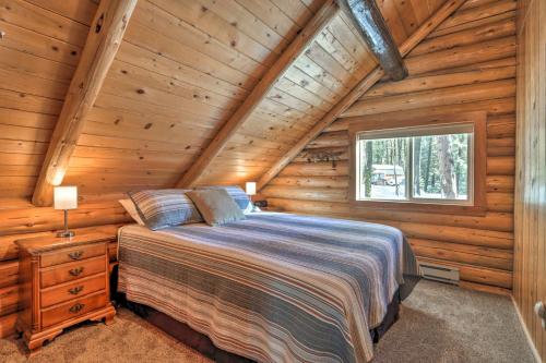 Cascade Cabin with Mountain View and River Access