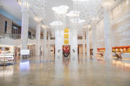 Guangzhou Baiyun International Convention Center LN Dongfang Hotel in Baiyun District