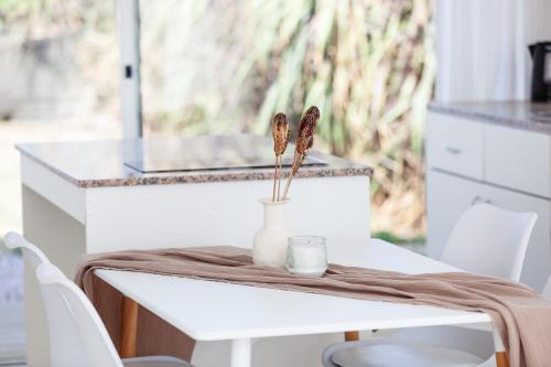 Casas Blancas Balneario Buenos Aires con parrilla cerca del mar in Balneario Buenos Aires