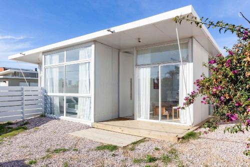 Casas Blancas Balneario Buenos Aires con parrilla cerca del mar