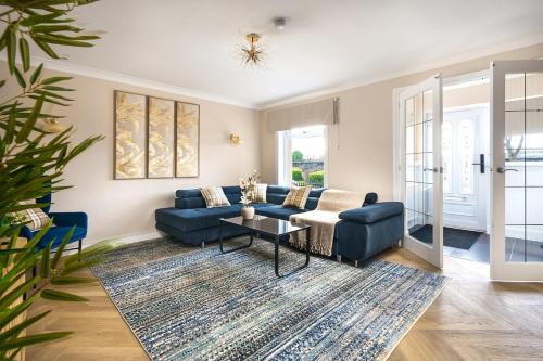 Spacious 3 Bed Home in Glasgow City With Free Parking, Glasgow