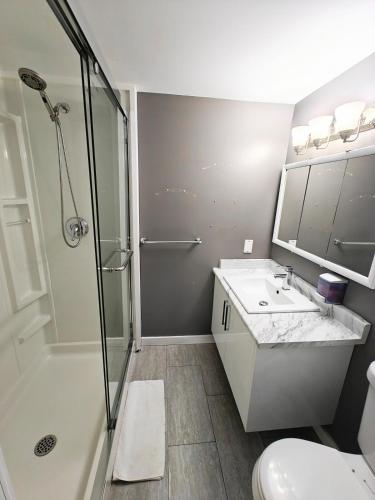 Cozy 7BR Farmhouse with Pool, Hot Tub, Sauna and More