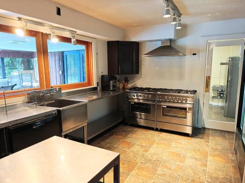 Cozy 7BR Farmhouse with Pool, Hot Tub, Sauna and More