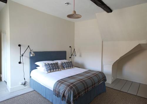 The Black Lion Hotel - image 11