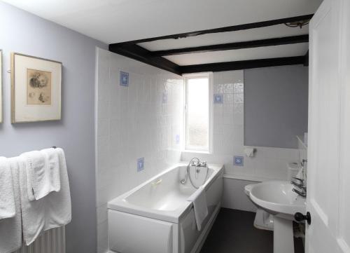 The Black Lion Hotel - image 5