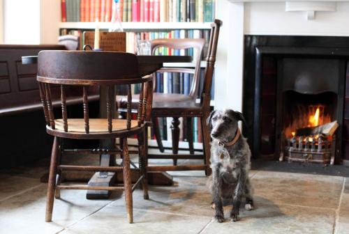 The Black Lion Hotel - image 10