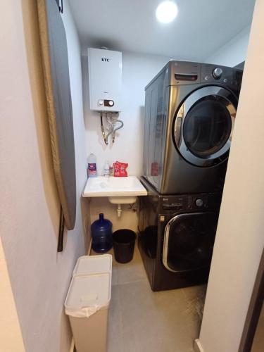 Centrico a 2 minutos del monumento Centrico a 2 minutos del monumento