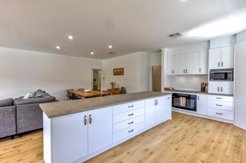 Cocina, All's Well 142 Page Drive in Blanchetown