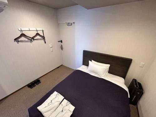 Double room, small, smokers allowed