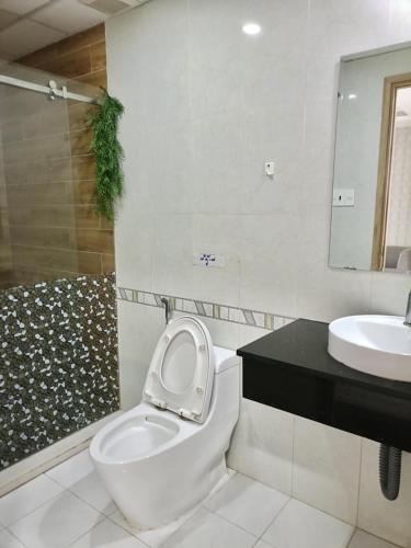 Two-Bedroom Apartment image 8