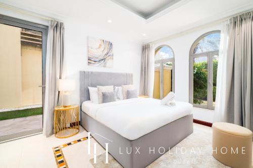 LUX - The Ocean Pearl Villa - image 4