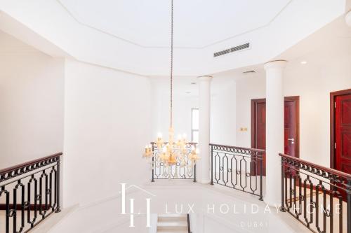 LUX - The Ocean Pearl Villa - image 9