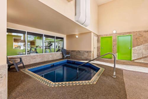 Wingate by Wyndham Calgary South, Калгари (фото 7)