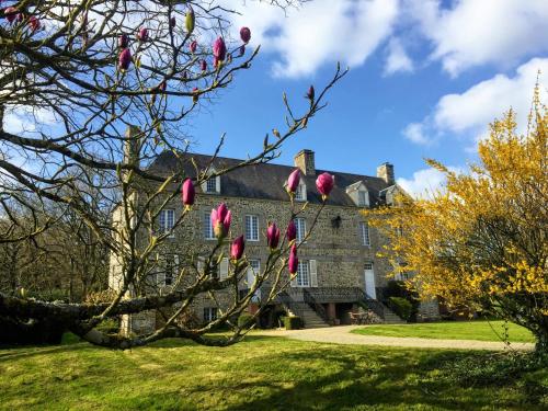 Château ISIGNY - Charme français, proche du Mont Saint-Michel chambre d'hôte Isigny-le-Buat